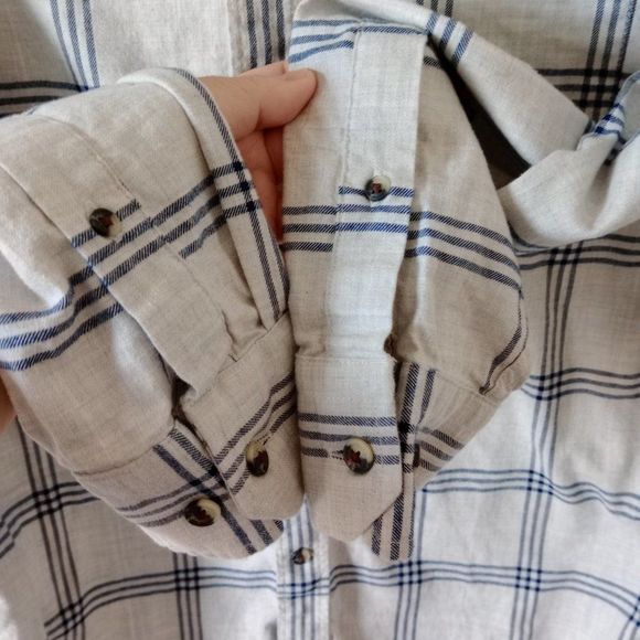 Banana Republic Men's Untucked Flannel Plaid Button Down Shirt Grey size Small - Picture 6 of 12